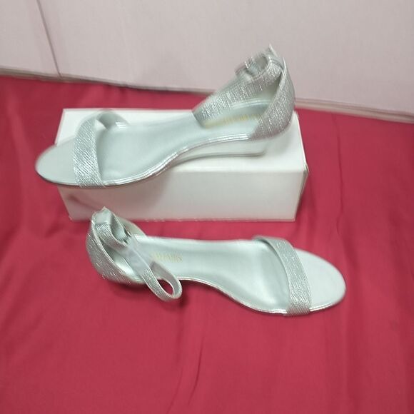 Dream Pairs Womens SZ 11 Ingrid Ankle Strap Low Wedge Silver Sandal - Picture 4 of 11